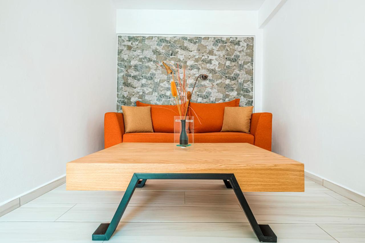 Design Suites Efharis Néa Péramos Eksteriør bilde